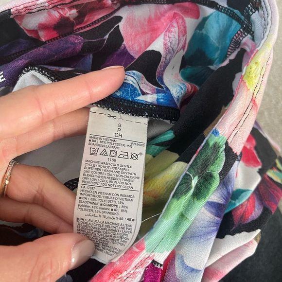 Old navy active floral stripe pants size S - Picture 10 of 11